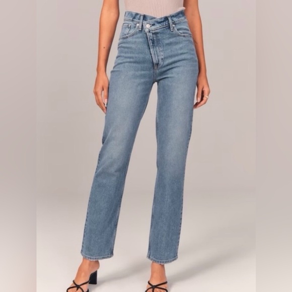 Abercrombie & Fitch Denim - Abercrombie & Fitch 90’s Utra High Rise Straight Leg Jeans with Criss Cross